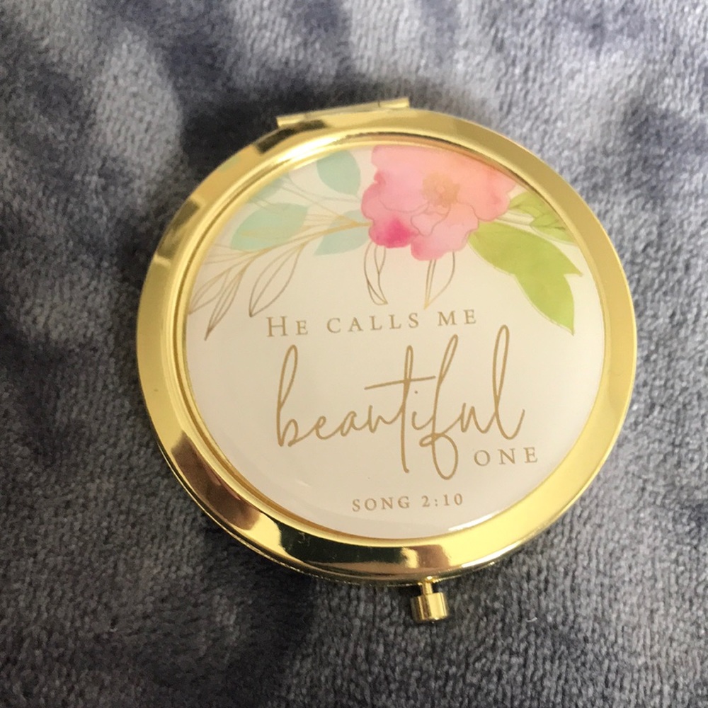 Compact mirror